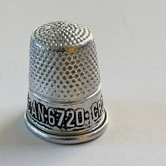 Sewing Quilting Thimble Silver Tone Crown Roof Co Collectible Vintage - Picture 3 of 5